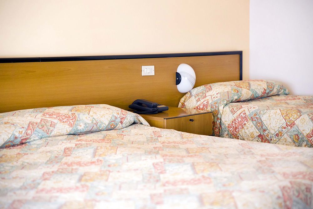 Aries Hotel Lesa Eksteriør billede