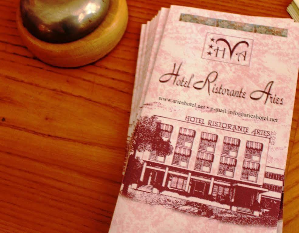 Aries Hotel Lesa Eksteriør billede